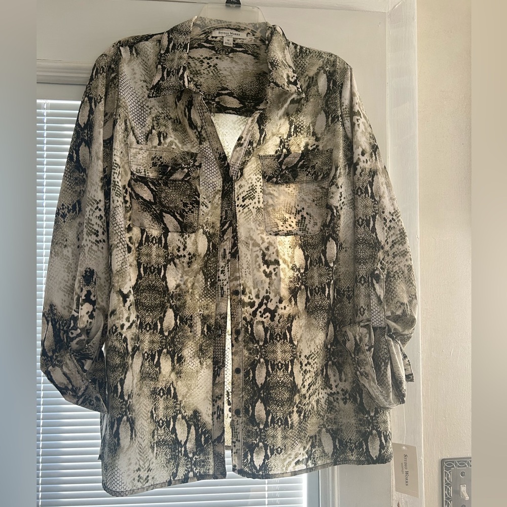 Studio works snake print blouse 🐍